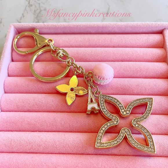 Fashion clover macaroons Paris purse keychain charm - Picture 2 of 2